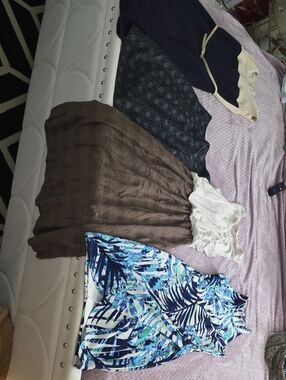 Womens 4 Pcs Dresses/Skirt Sz O To Sz Small